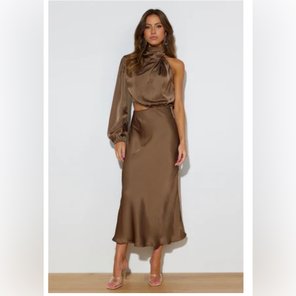 Hello Molly Midi Dress